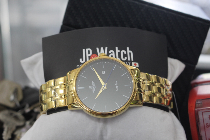 sự huyền bí của chiếc đồng hồ nam SR Watch SG1075.1401TE